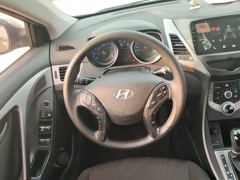 Hyundai Elantra Langdong 2016 — фото 15