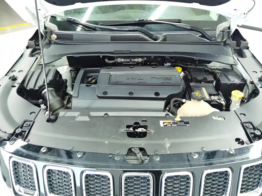 Jeep Compass 2017 — фото 10