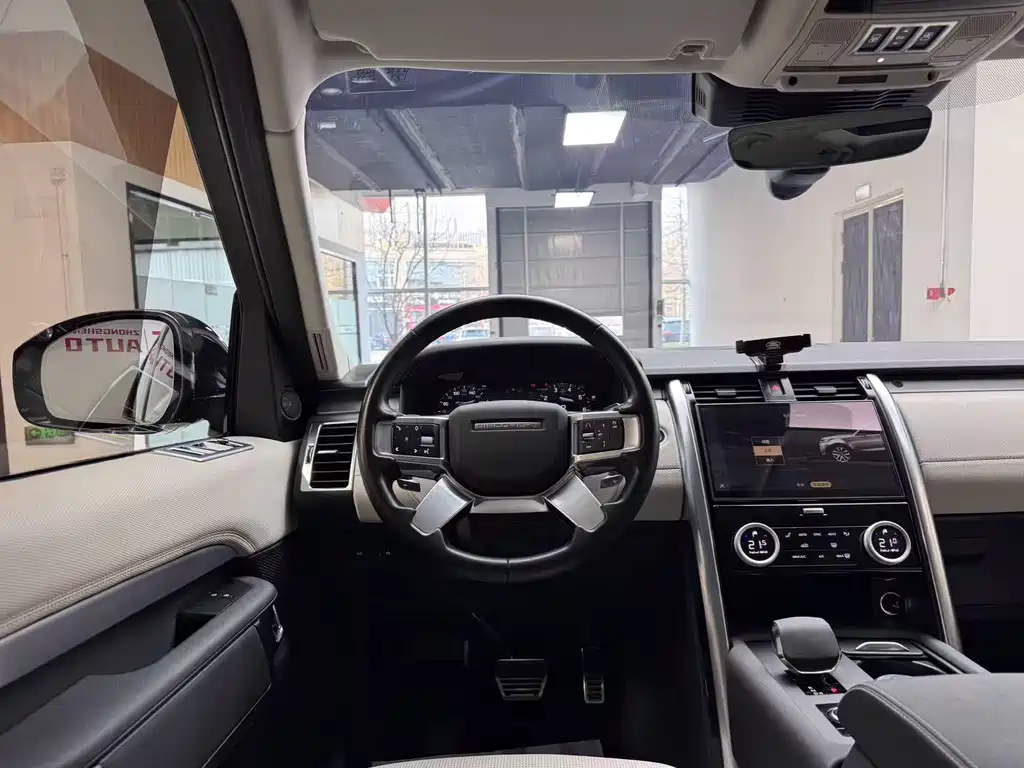 Land Rover Discovery 2021 — фото 18