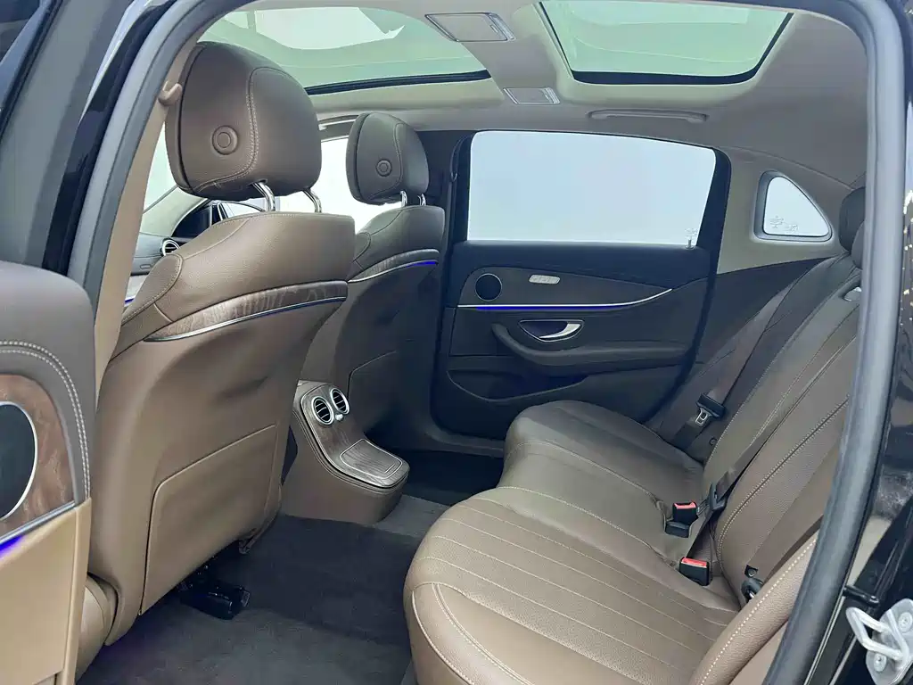 Mercedes-Benz E-Class 2023 — фото 3
