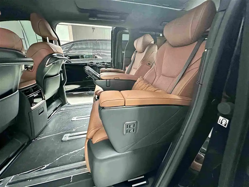 Toyota Alphard 2025 — фото 11