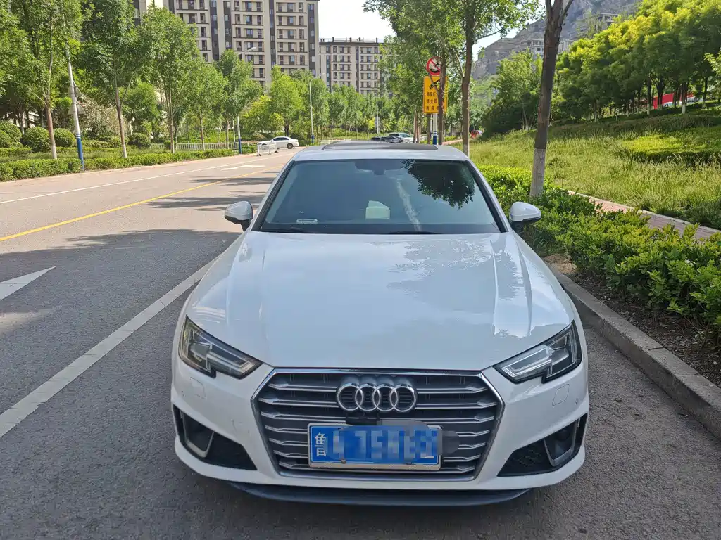 Audi A4L 2019