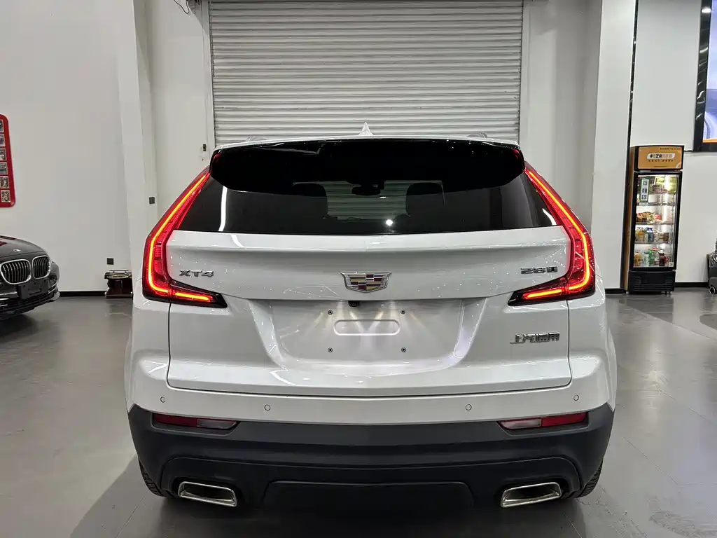 Cadillac XT4 2021 — фото 3