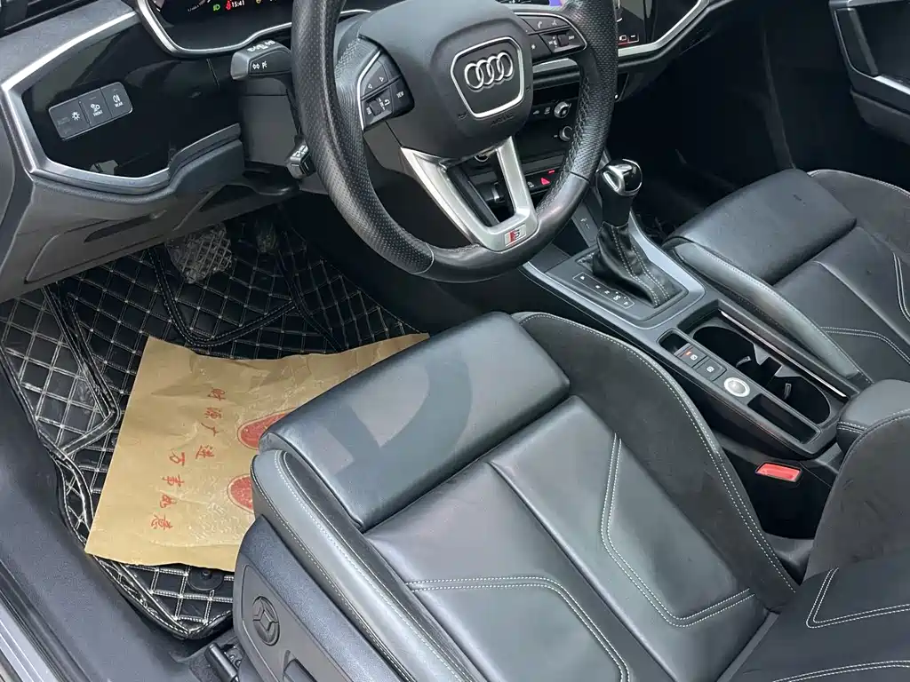 Audi Q3 Sportback 2023 — фото 15