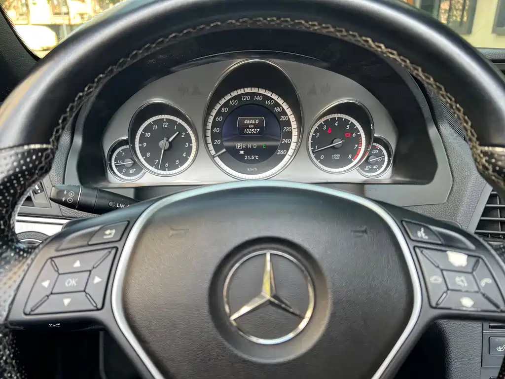 Mercedes-Benz E-Class 2013 — фото 24