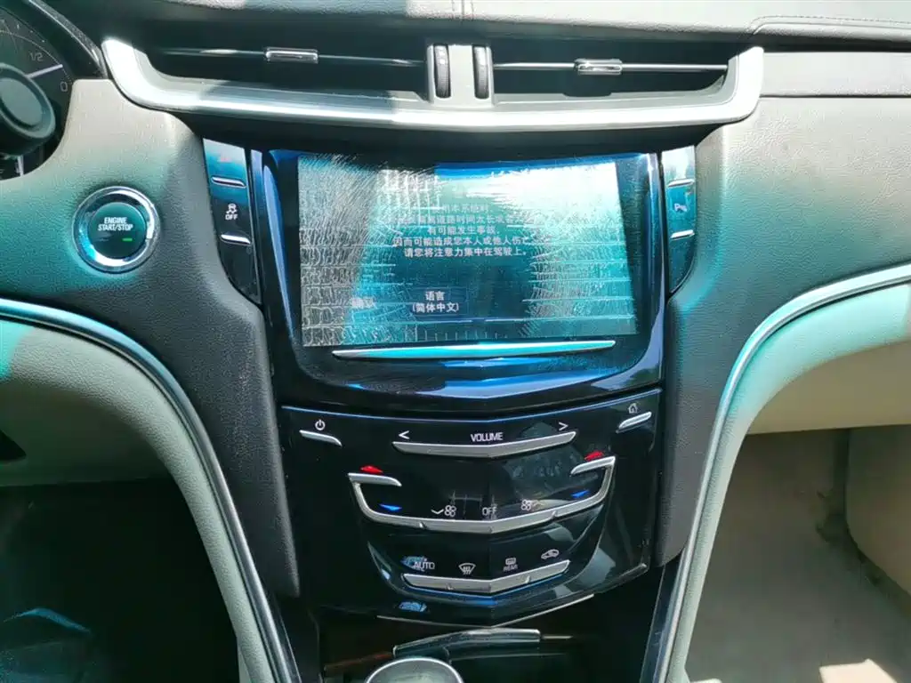 Cadillac XTS 2017 — фото 13