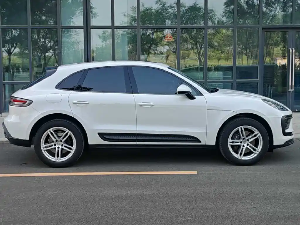 Porsche Macan 2023 — фото 4