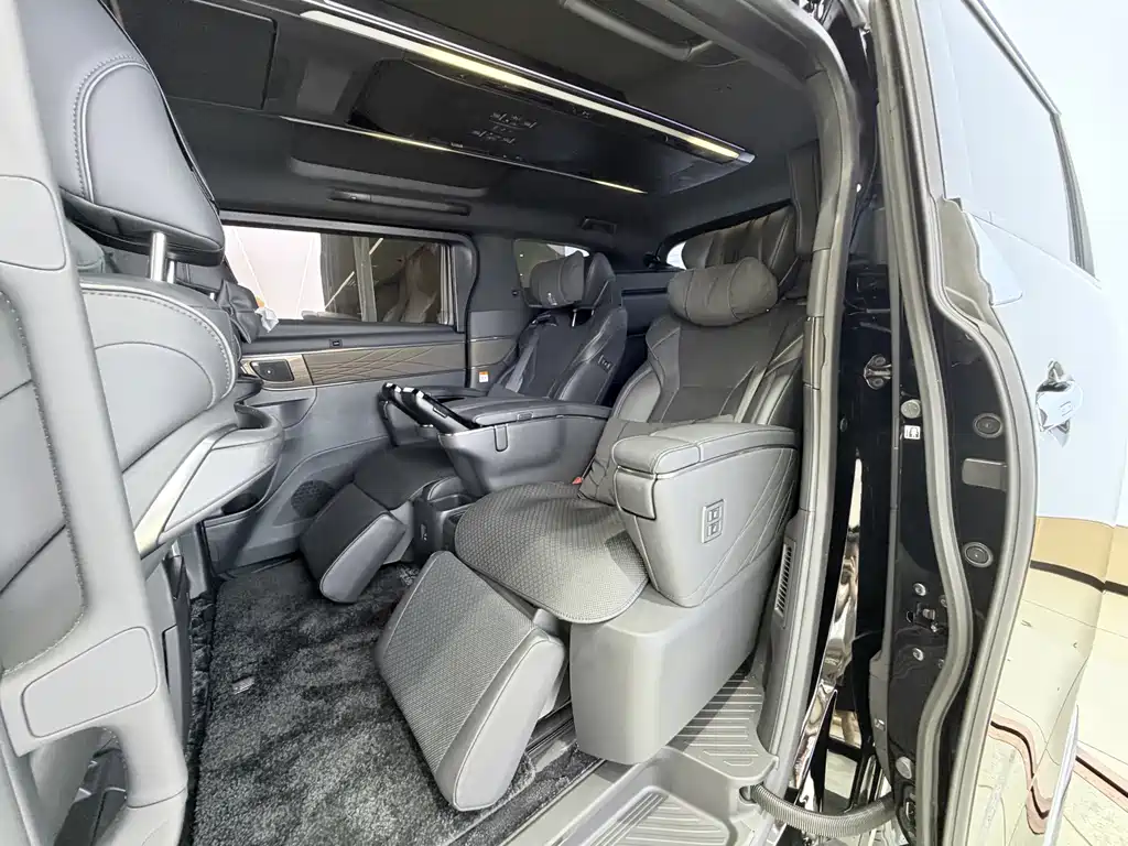 Toyota Vellfire 2025 — фото 22