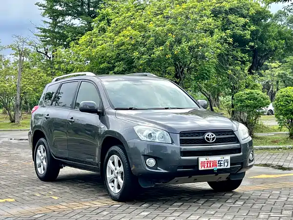 Toyota RAV4 2011