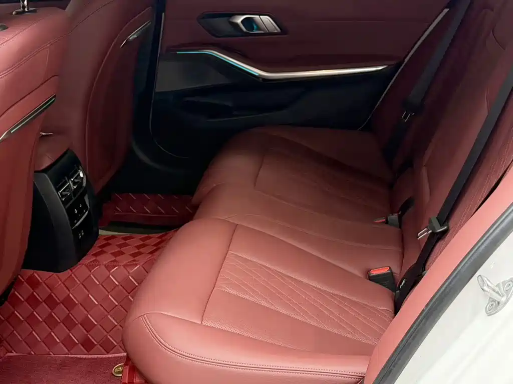 BMW 3 Series 2023 — фото 10