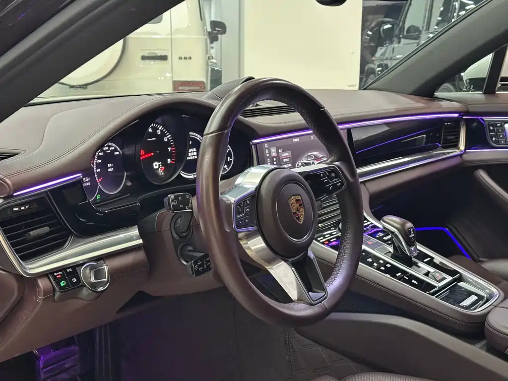 Porsche Panamera 2018 — фото 9
