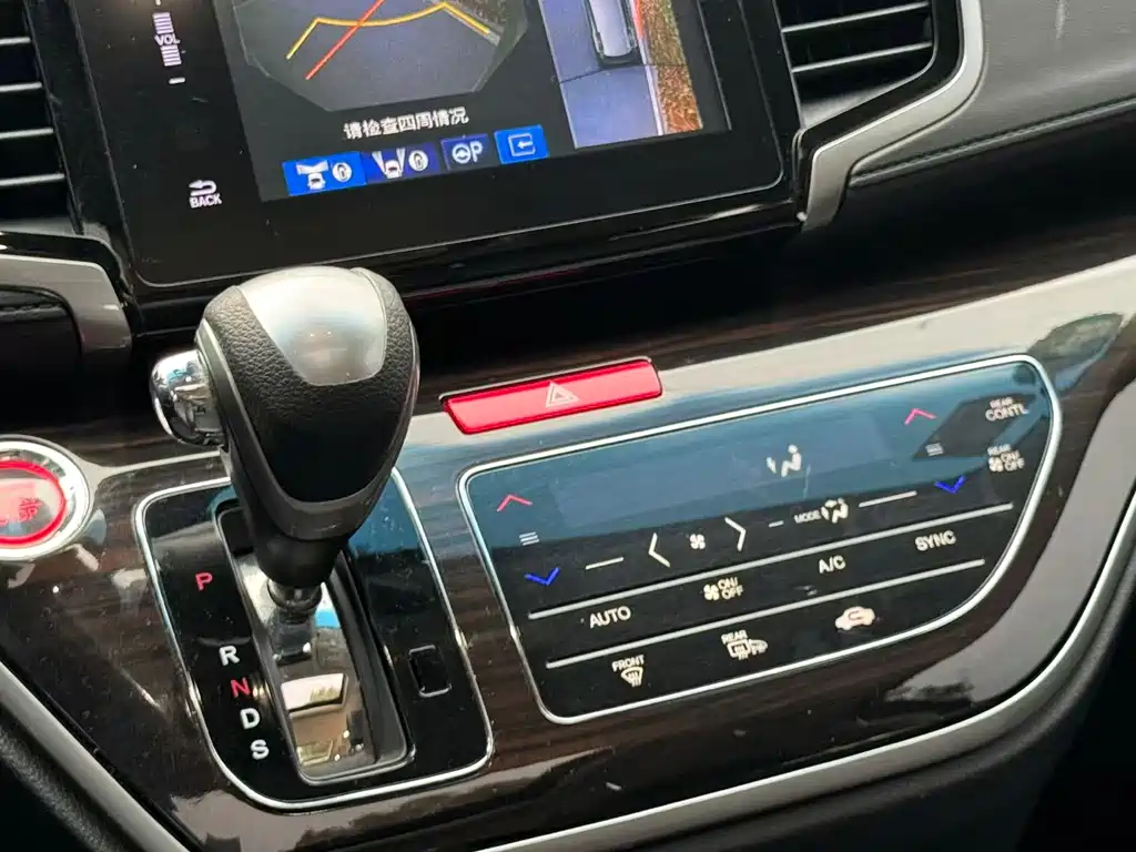 Honda Odyssey 2018 — фото 14