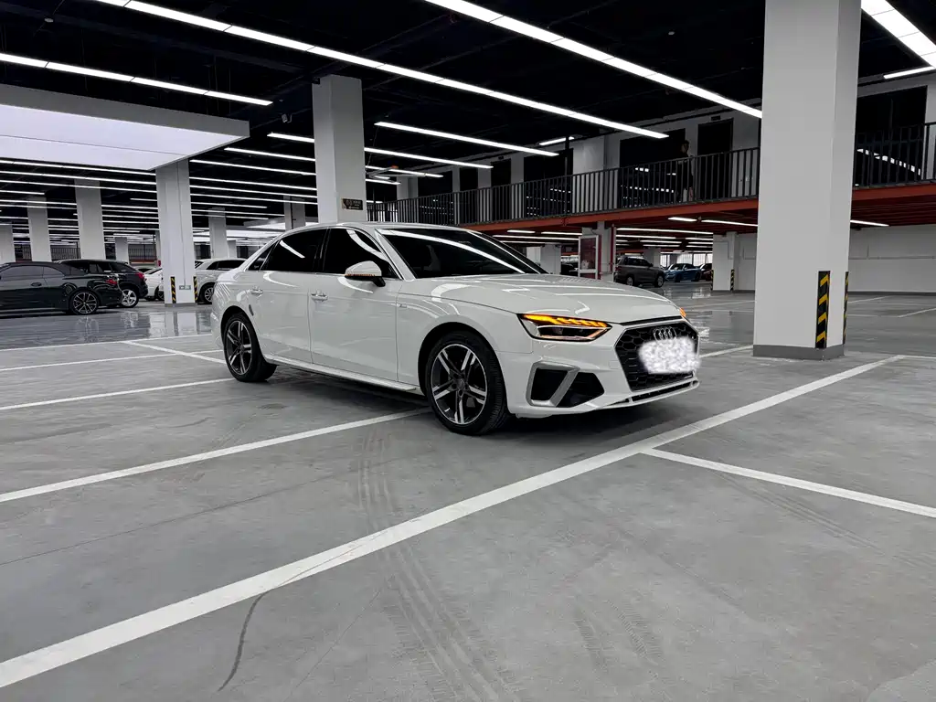Audi A4L 2020