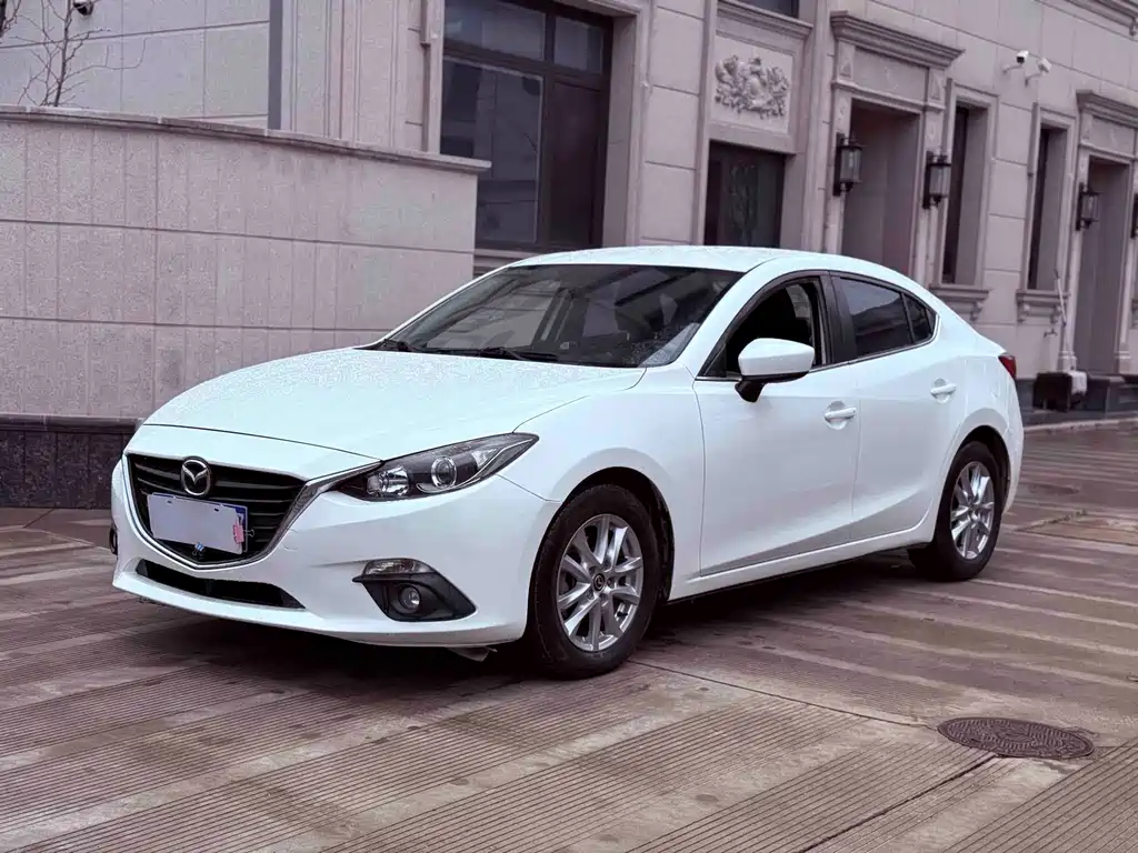 Mazda 3 Axela 2016 — фото 1