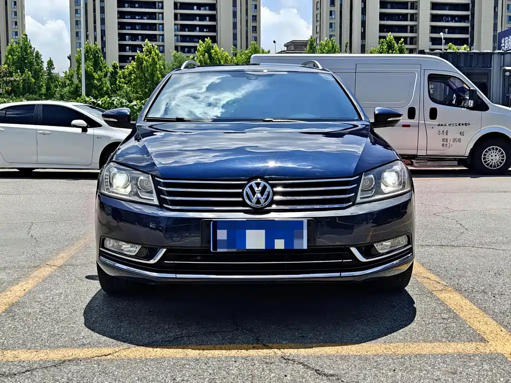 Volkswagen Magotan 2013