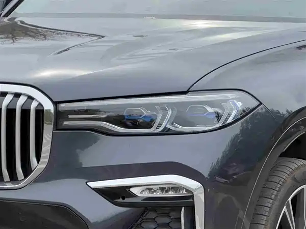 BMW X7 2021