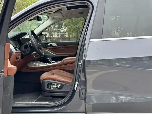 BMW X7 2021