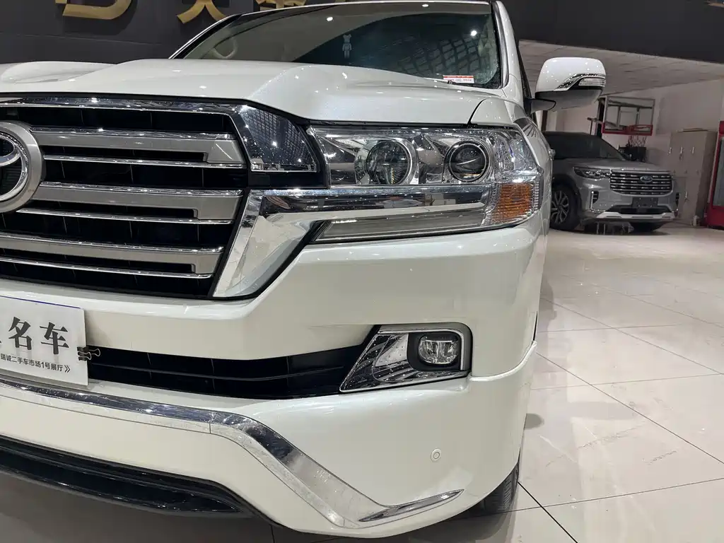 Toyota Land Cruiser 2019 — фото 16