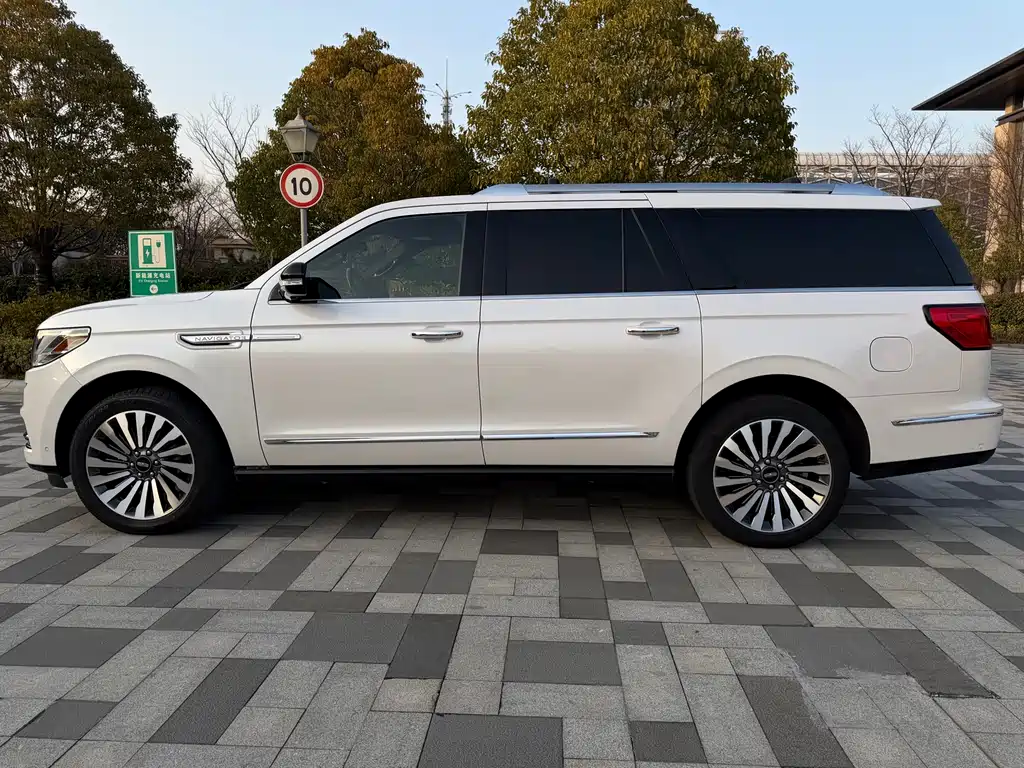 Lincoln Navigator 2019 — фото 4