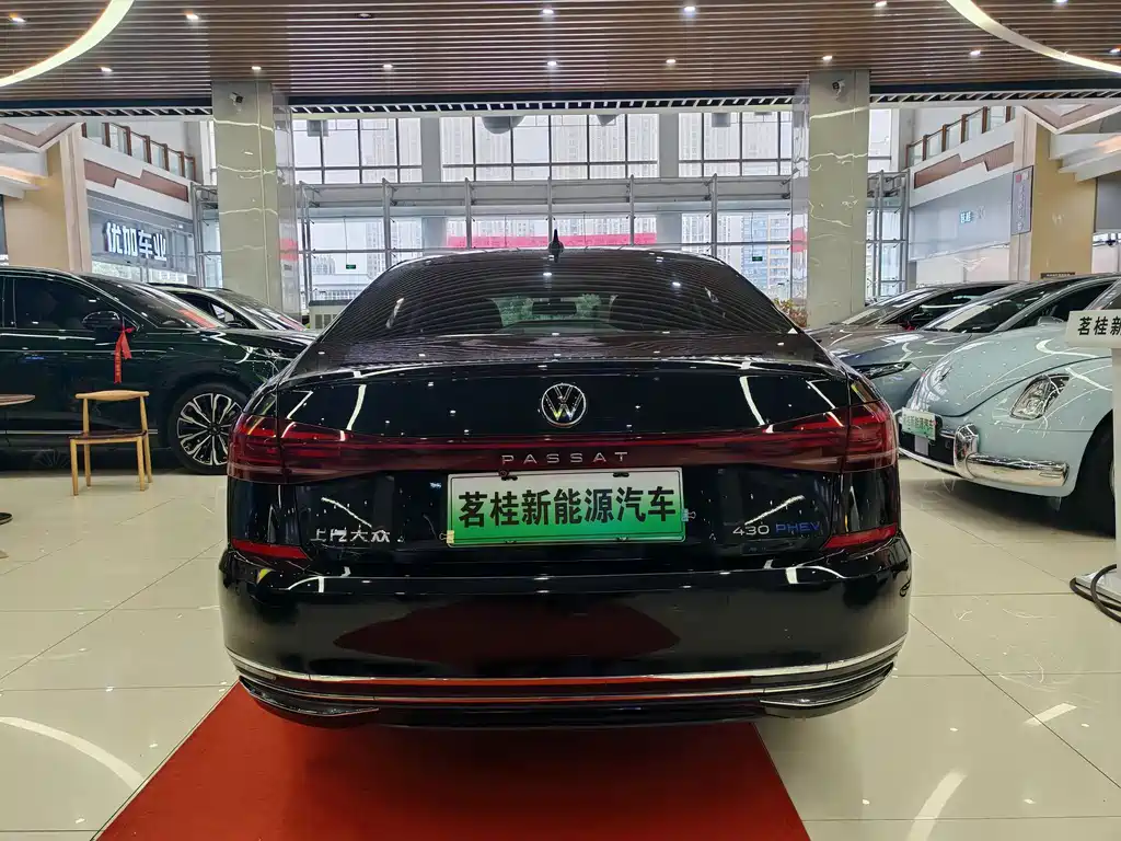 Volkswagen Passat PHEV 2023 — фото 5