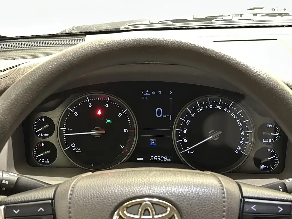 Toyota Land Cruiser 2016 — фото 6