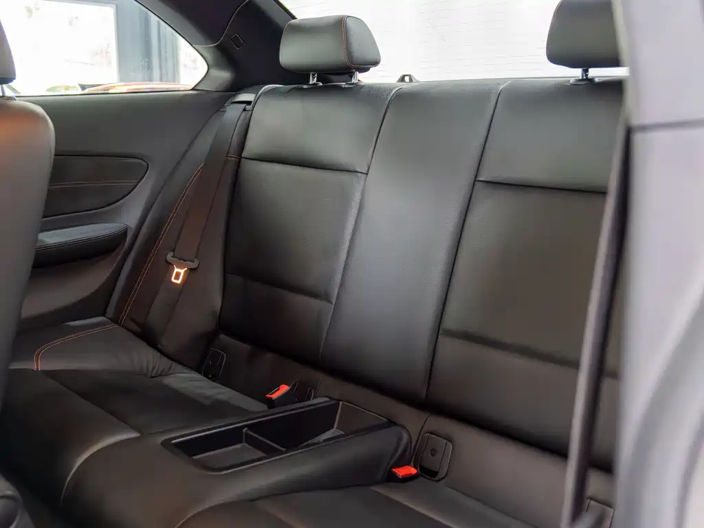 BMW 1 Series M 2013 — фото 12