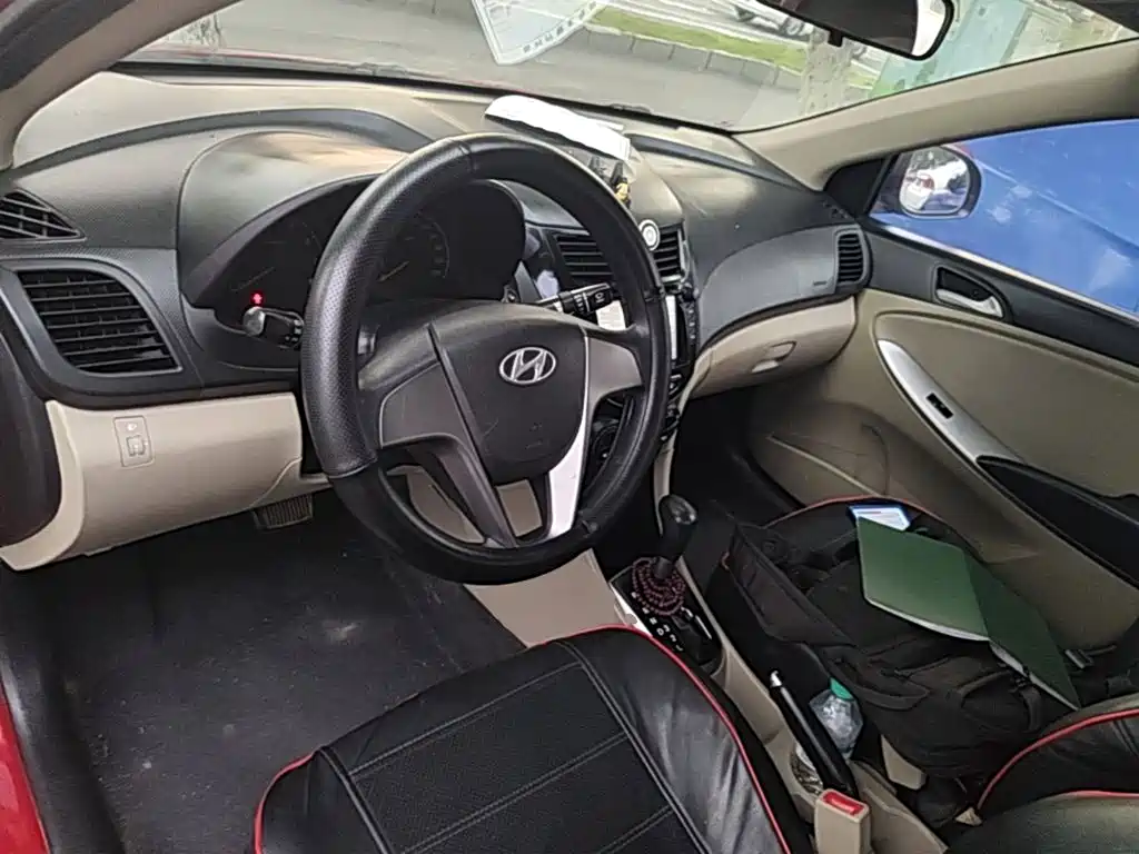 Hyundai Accent 2014 — фото 10