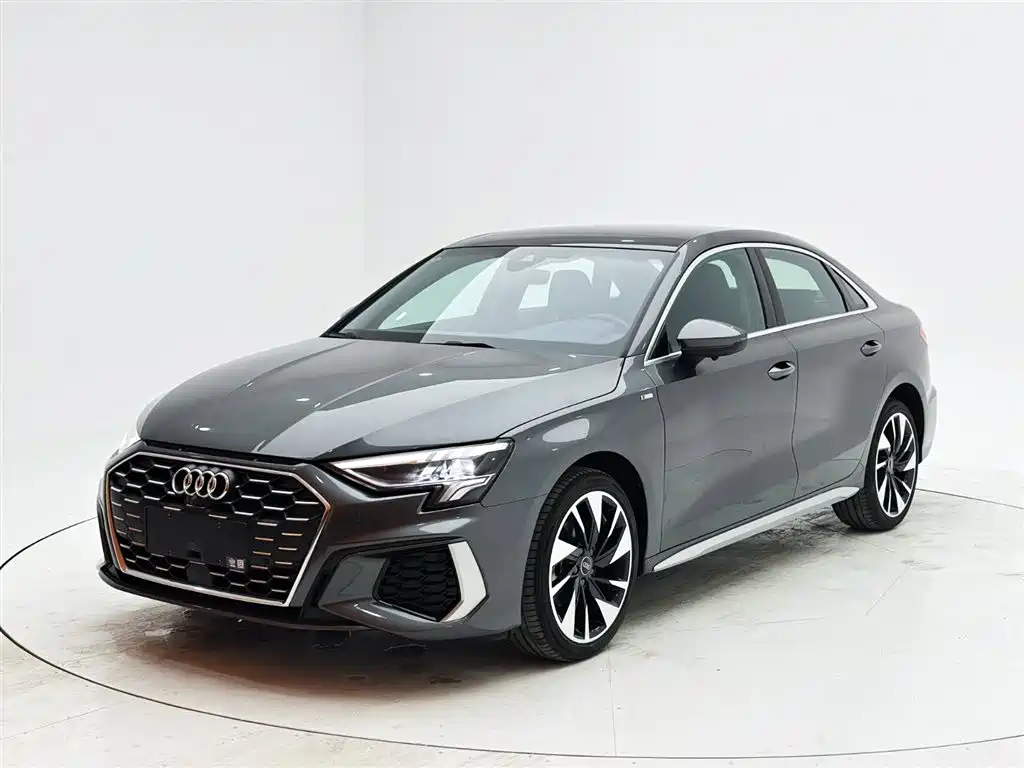 Audi A3 2023 — фото 1