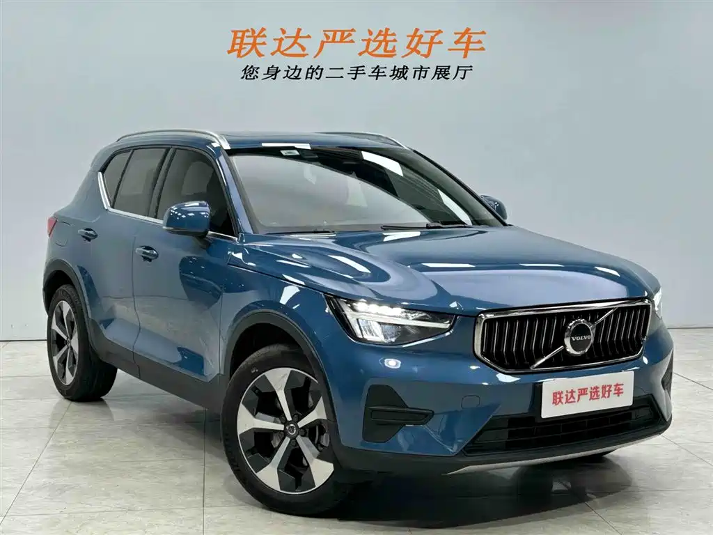 Volvo XC40 2023 — фото 23