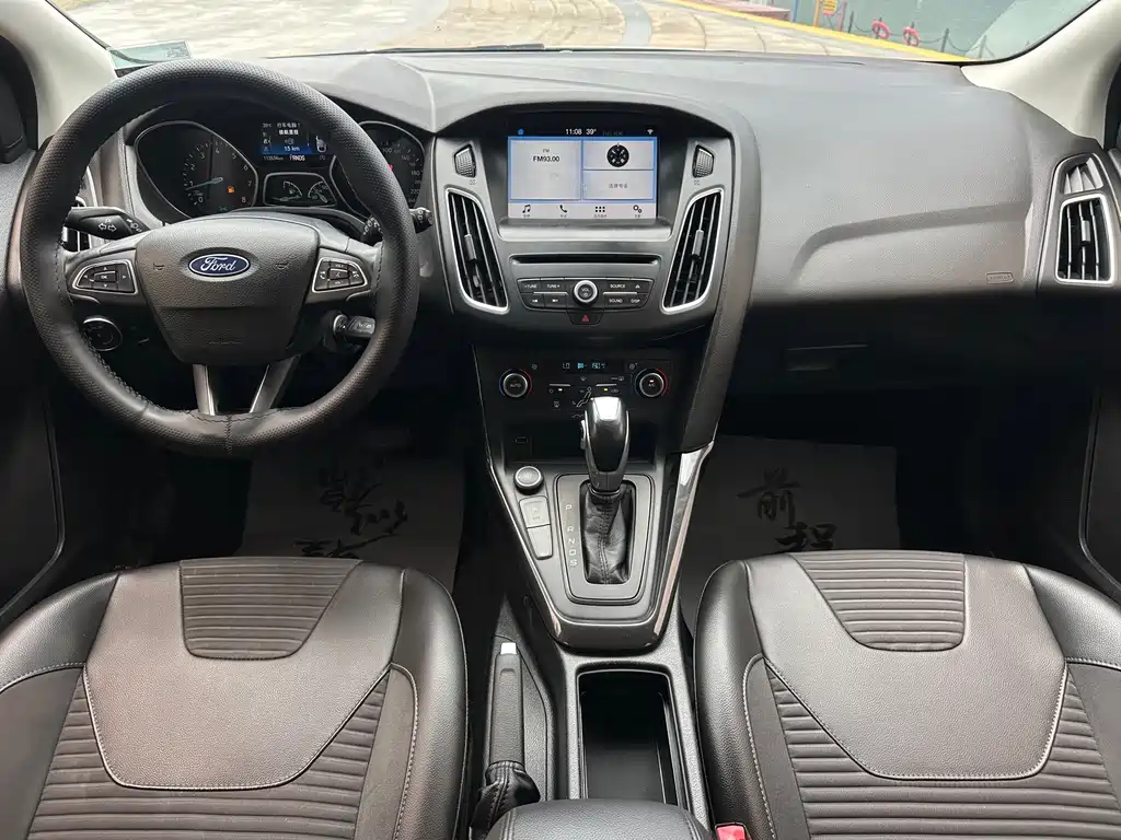 Ford Focus 2019 — фото 10