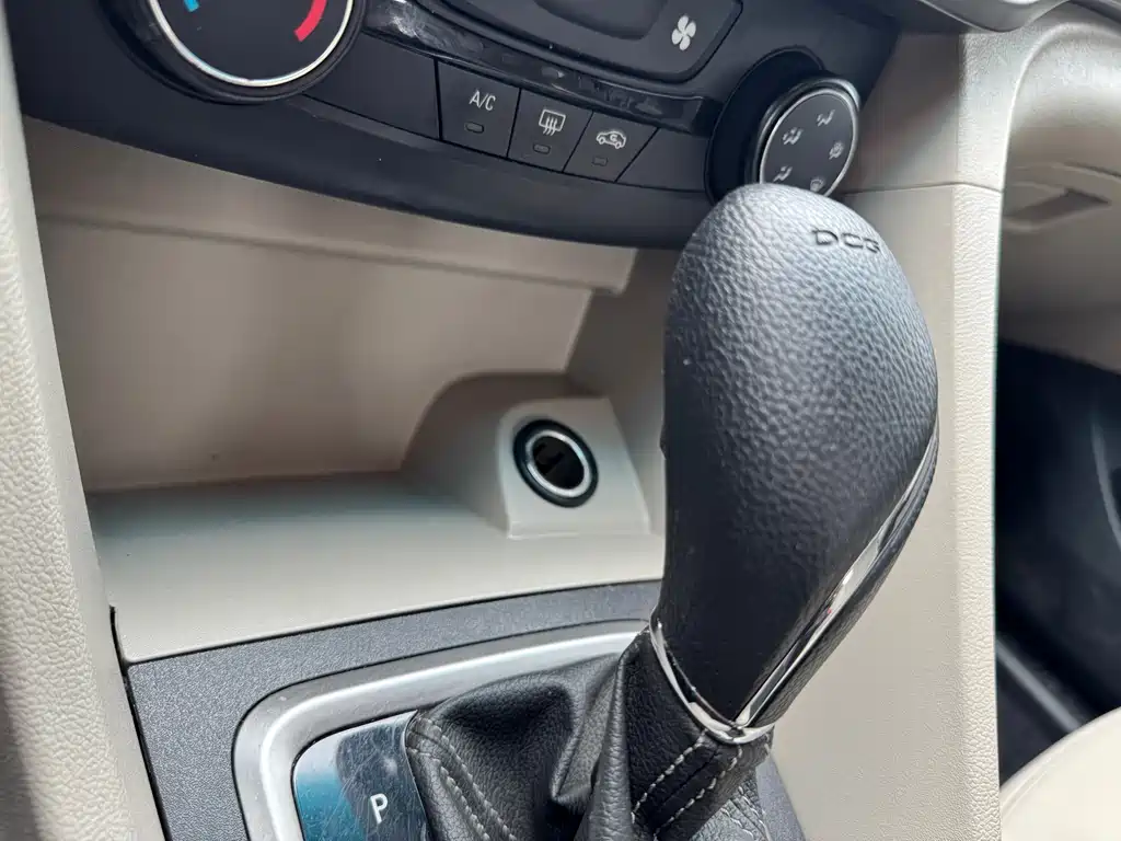 Buick Excelle 2019 — фото 10