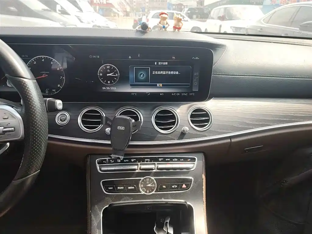 Mercedes-Benz E-Class 2019 — фото 13
