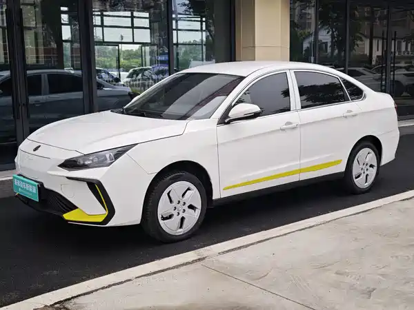Dongfeng E70 2023