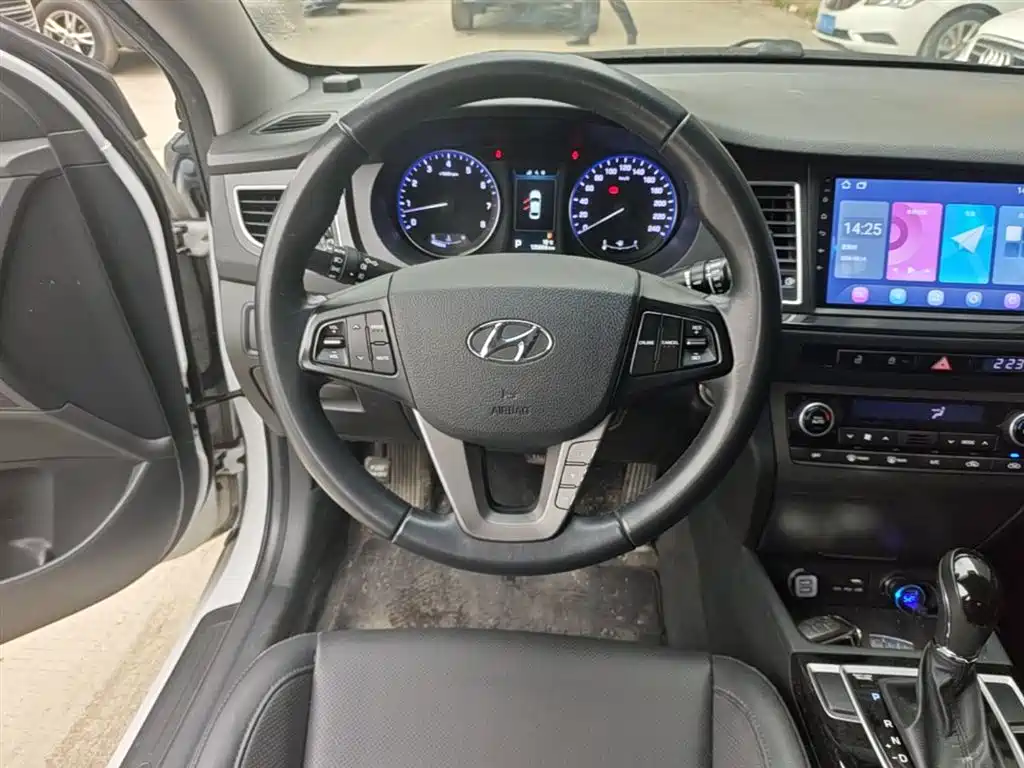 Hyundai Mistra 2014 — фото 11