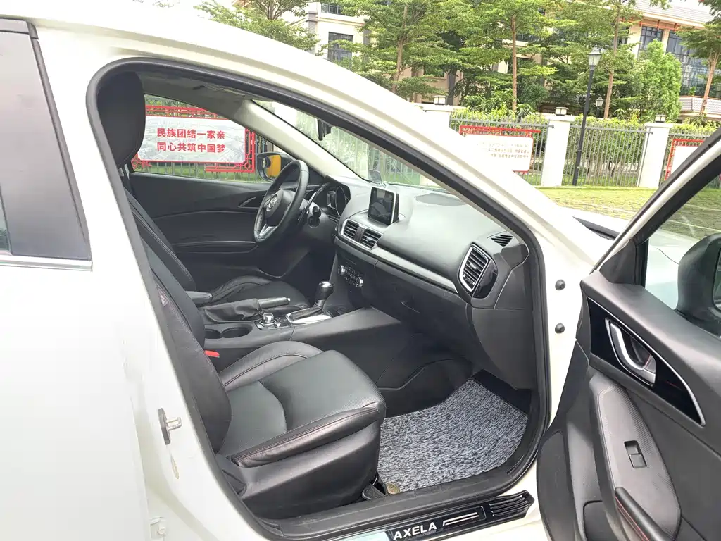 Mazda 3 Axela 2016 — фото 8