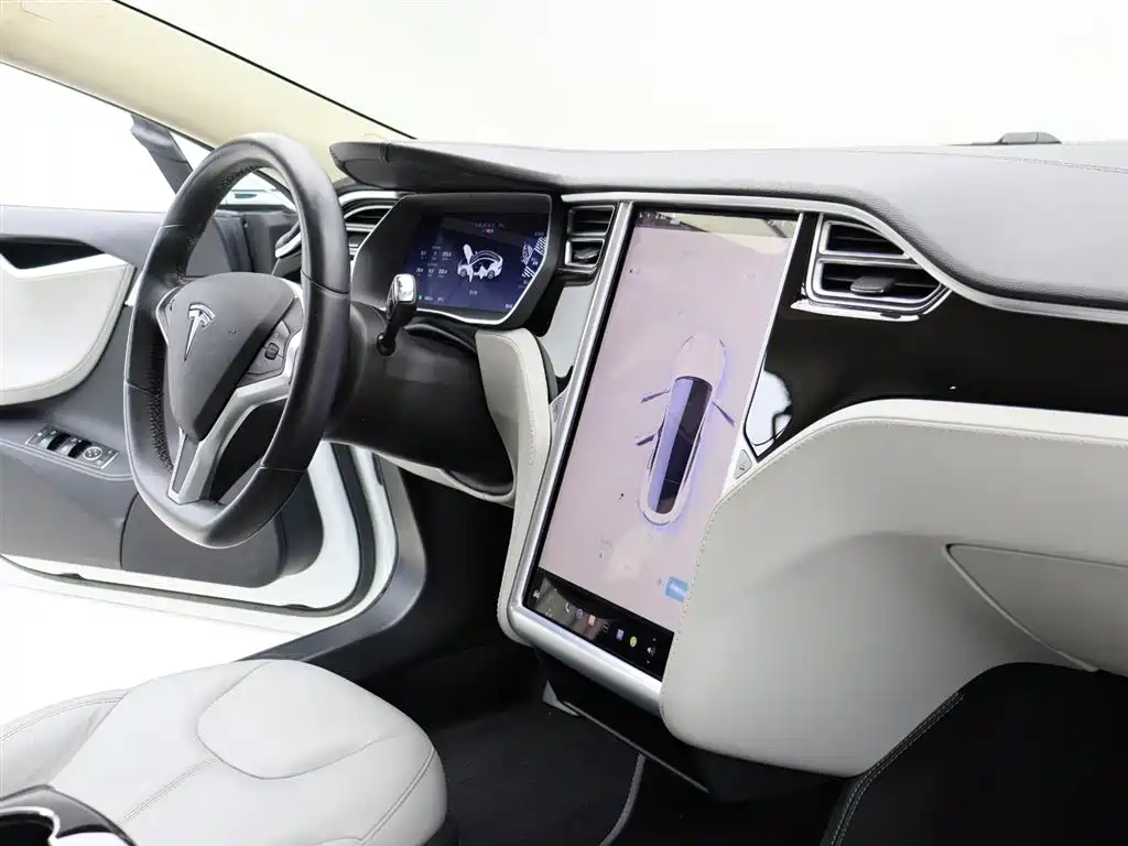Tesla Model S 2015 — фото 9