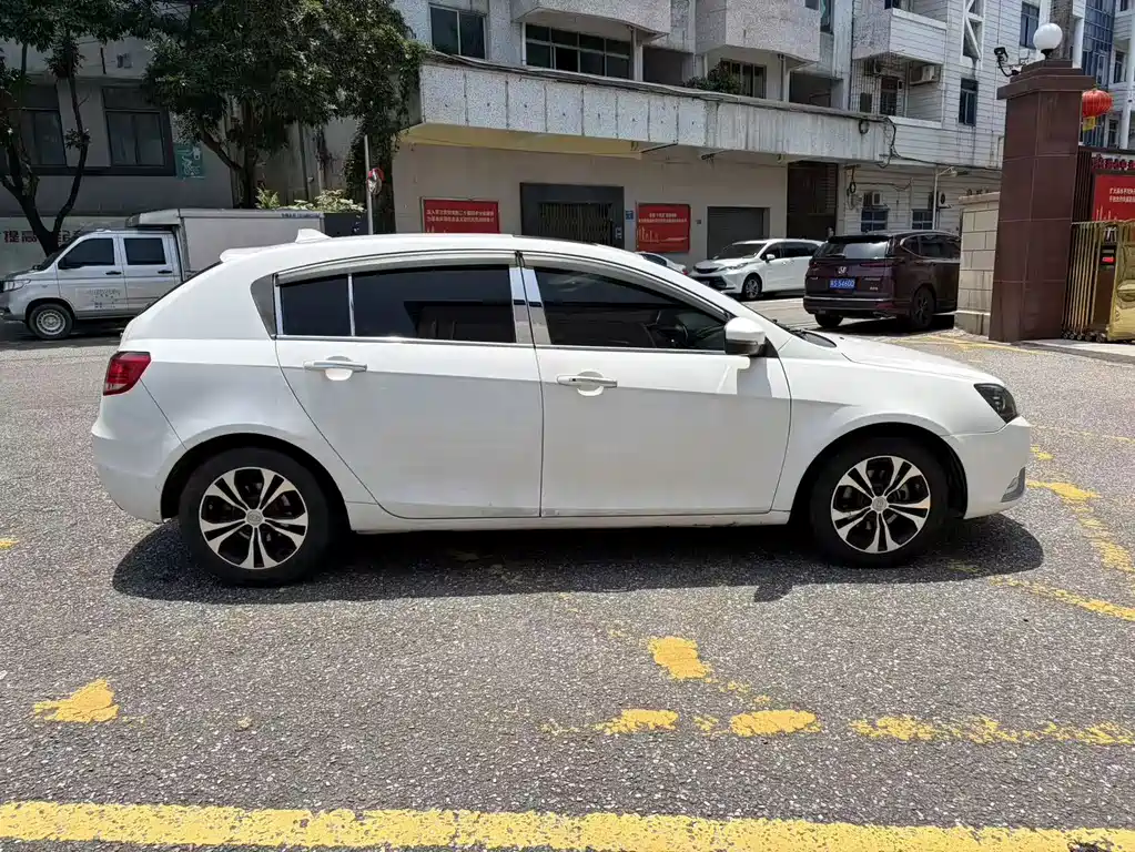 Geely Emgrand 2015