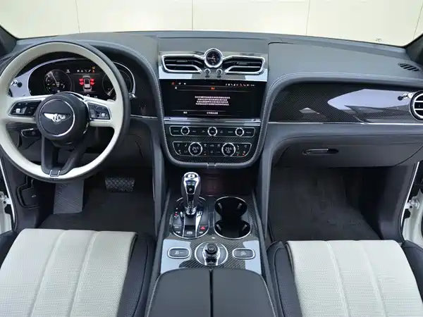 Bentley Bentayga Plug-In Hybrid 2024