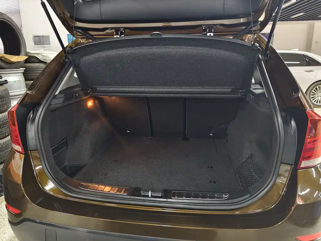 BMW X1 2015 — фото 12