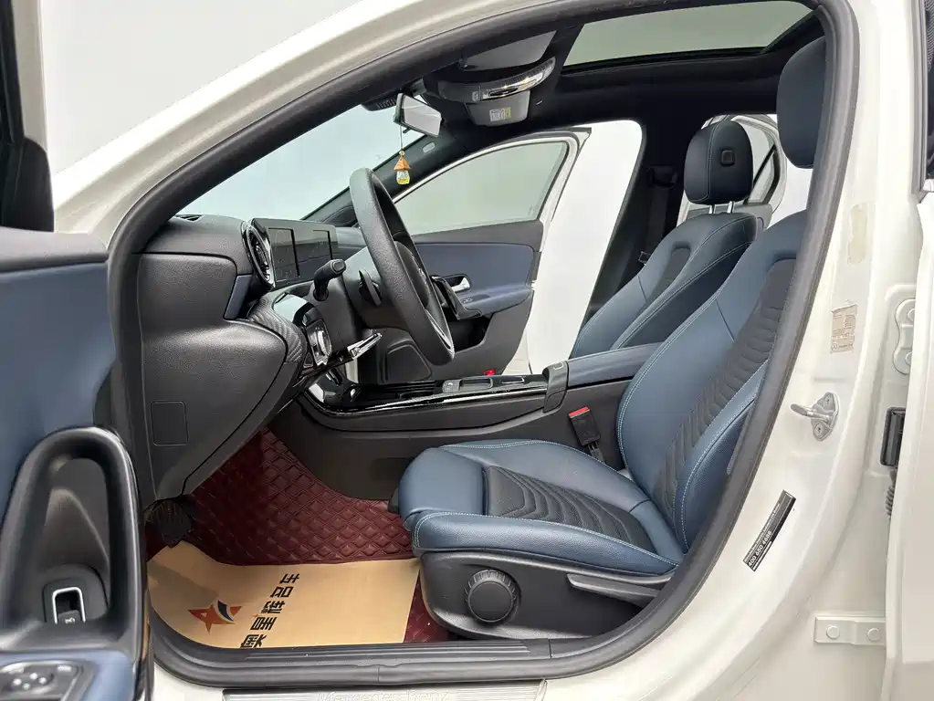Mercedes-Benz A-Class 2021 — фото 11
