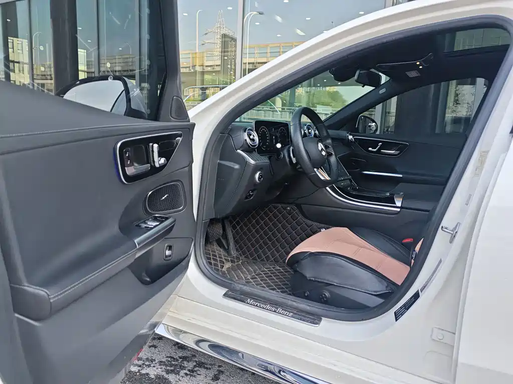 Mercedes-Benz C-Class 2022 — фото 4