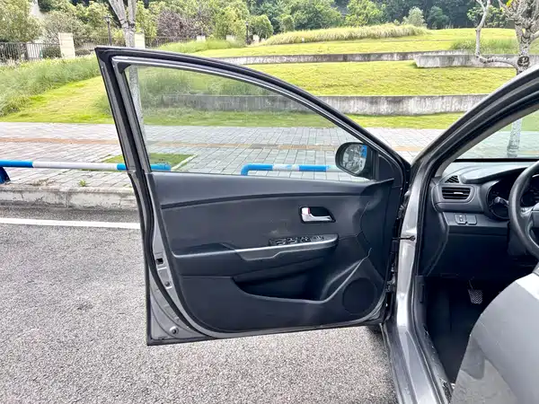 Kia K2 2014