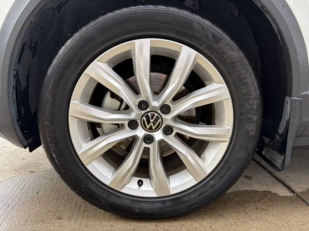 Volkswagen T-Roc 2023 — фото 23