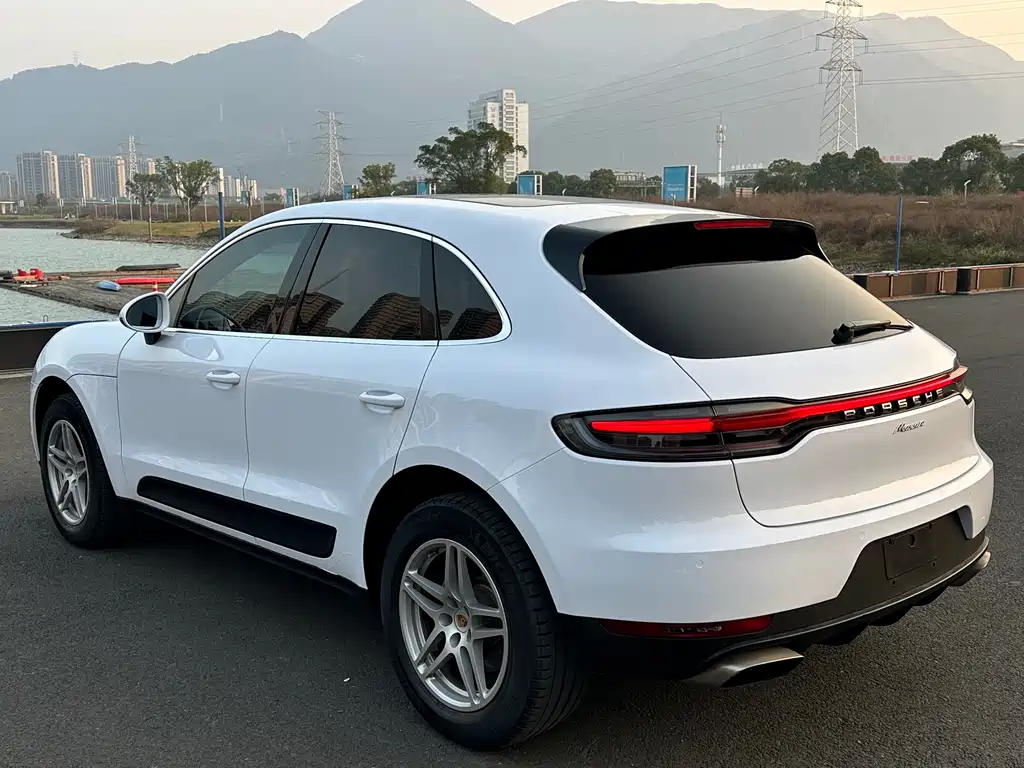 Porsche Macan 2020 — фото 8