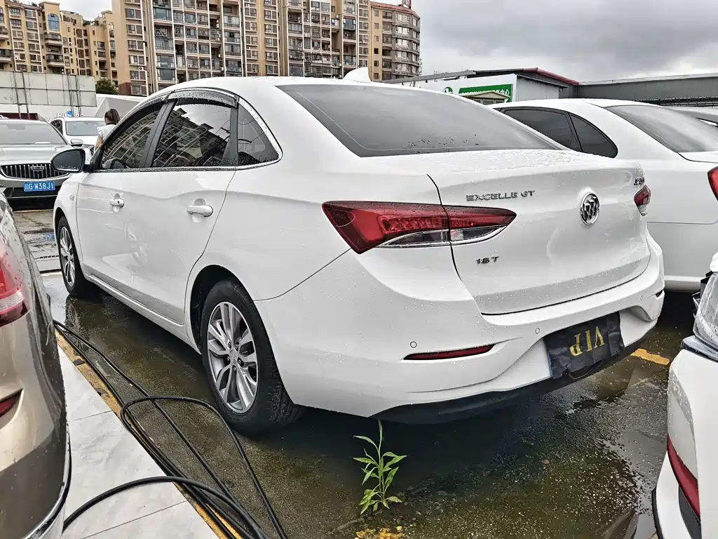 Buick Excelle 2018 — фото 15