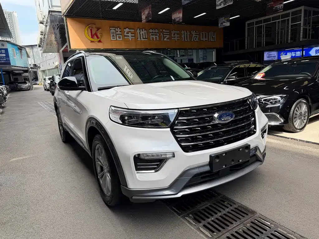 Ford Explorer 2022 — фото 3