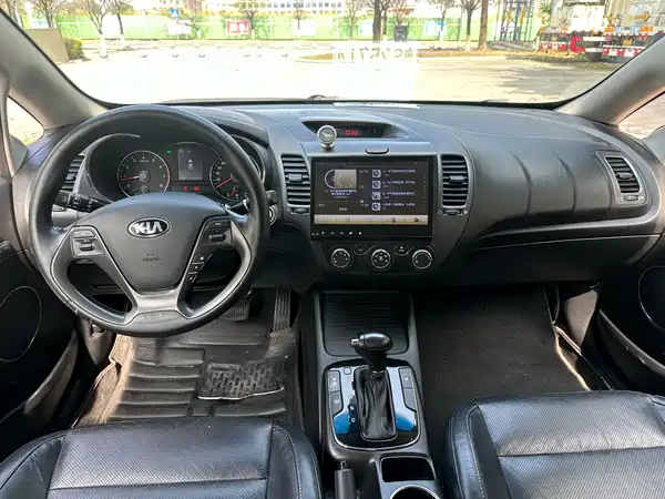 Kia K3 2016