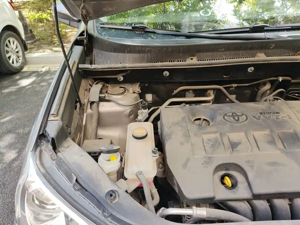 Toyota RAV4 2015 — фото 20