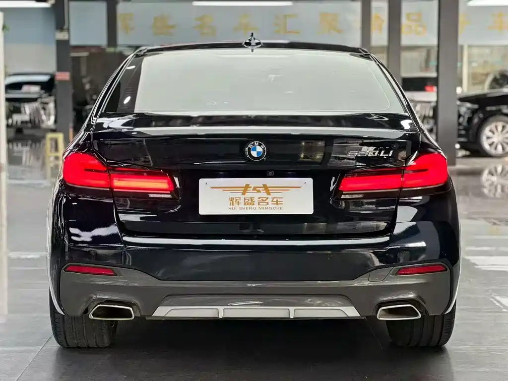 BMW 5 Series 2021 — фото 9
