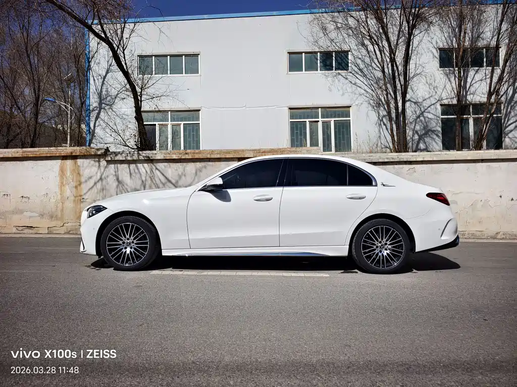 Mercedes-Benz C-Class 2023 — фото 7